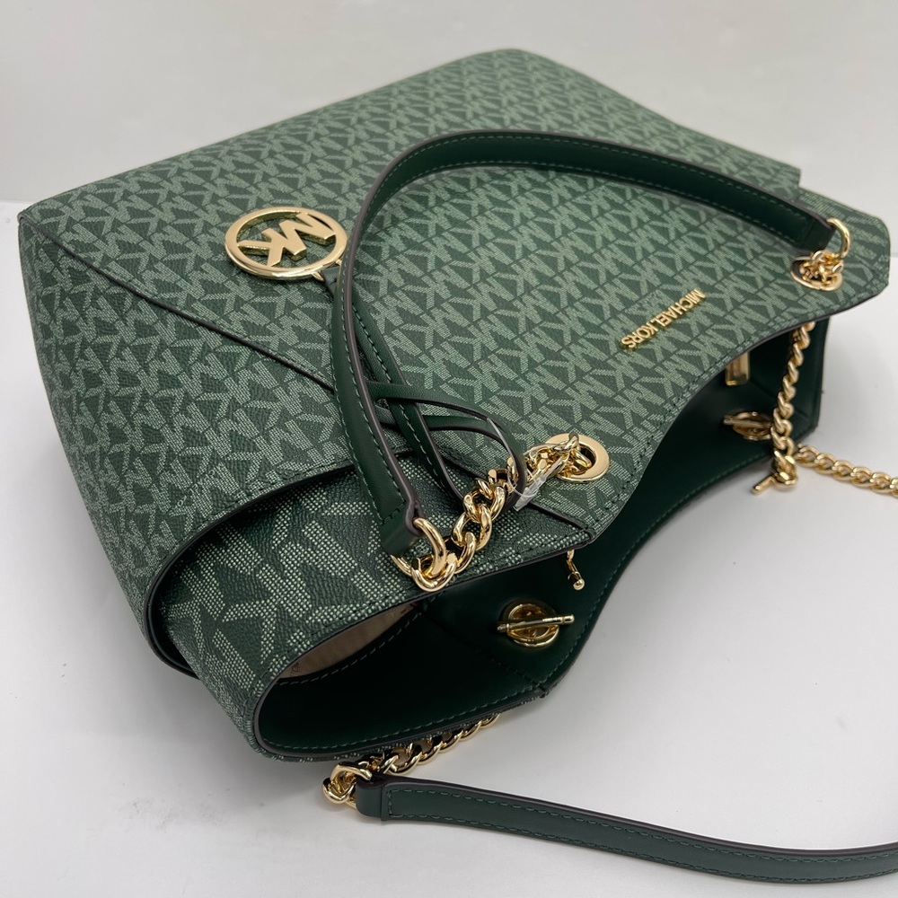 MICHAEL KORS
Jet Set Travel Large Signature Chain Shoulder Tote Bag
Moss
NWT - Picture 12 of 16